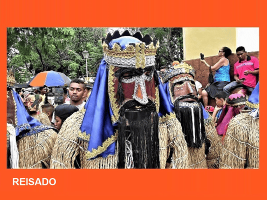 Máscaras e Adereços utilizados durante o Reisado